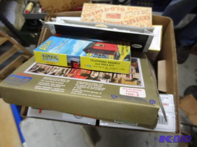 lot 43 image: Model Rail Road Accessory Kits HO Scale...