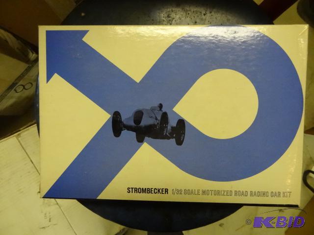 lot 48 image: Strombecker 132 Motorized Road Racing Car Ki...