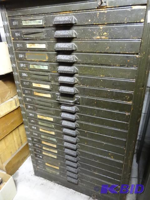 lot 7 image: Vintage Wood Hamilton Tupe Setter Cabinet, Dr...