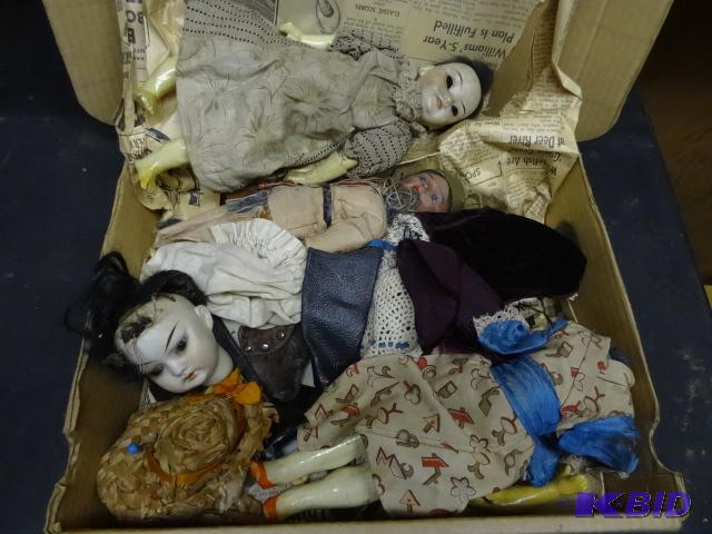 lot 78 image: Misc Vintage Dolls...