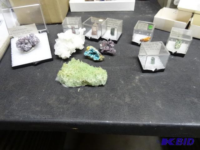 lot 86 image: Assorted Stones from Around the World...