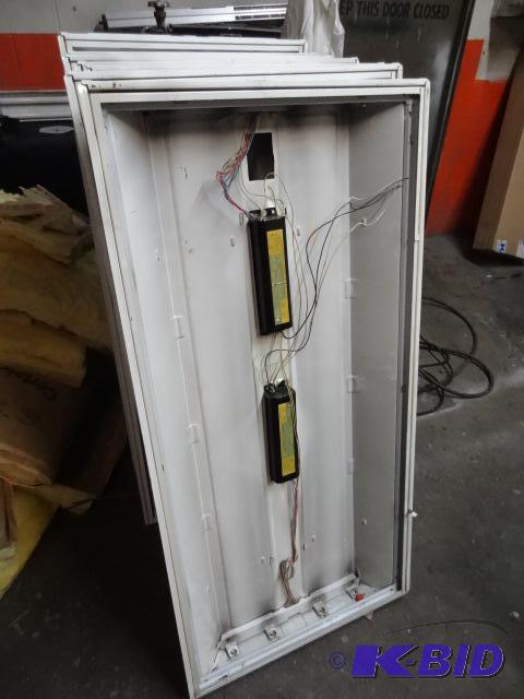 19 fluorescent bulbs. 4 bulb. T 12...