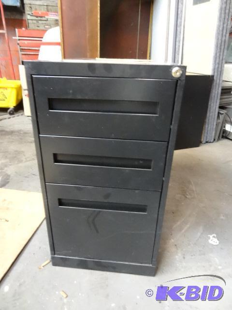 3 drawer metal ped. 15 x 24 x 28...