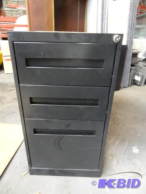 3 drawer metal ped. 15 x 24 x 28...