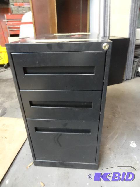 3 drawer metal ped. 15 x 24 x 28...