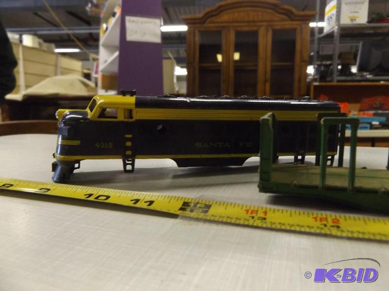 Santa Fe Engine body, no wheel base. Burlingt...