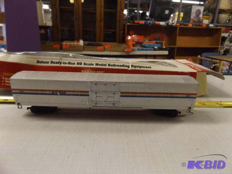 Walthers Amtrak box car....