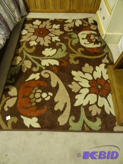 lot 49 image: 48 x 67 area rug...