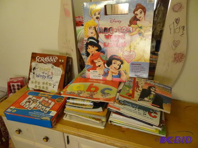 lot 51 image: Misc childrens books and 2 games...
