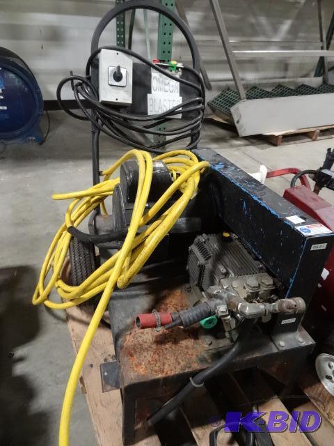 Omega blaster electric pressure washer. Comes...