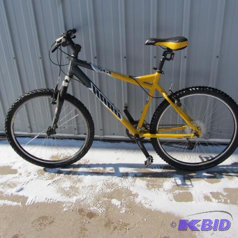 lot 14 image: Haro Bicycle