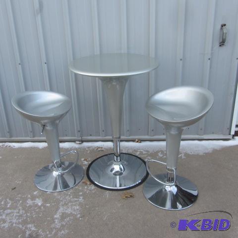 lot 5 image: Contemporary Bistro Set