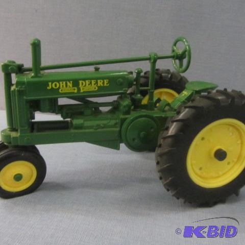 lot 68 image: John Deere GP A Tractor