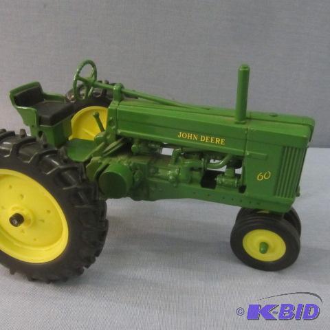 lot 70 image: John Deere 60 Tractor