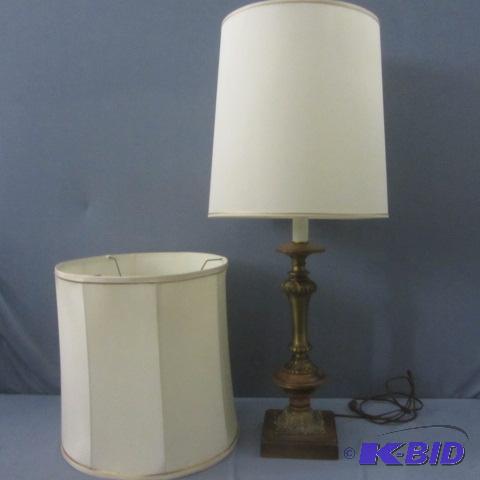 lot 91 image: Wood & Brass Table Lamp