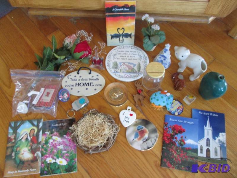 Lot of assorted small decorative items...