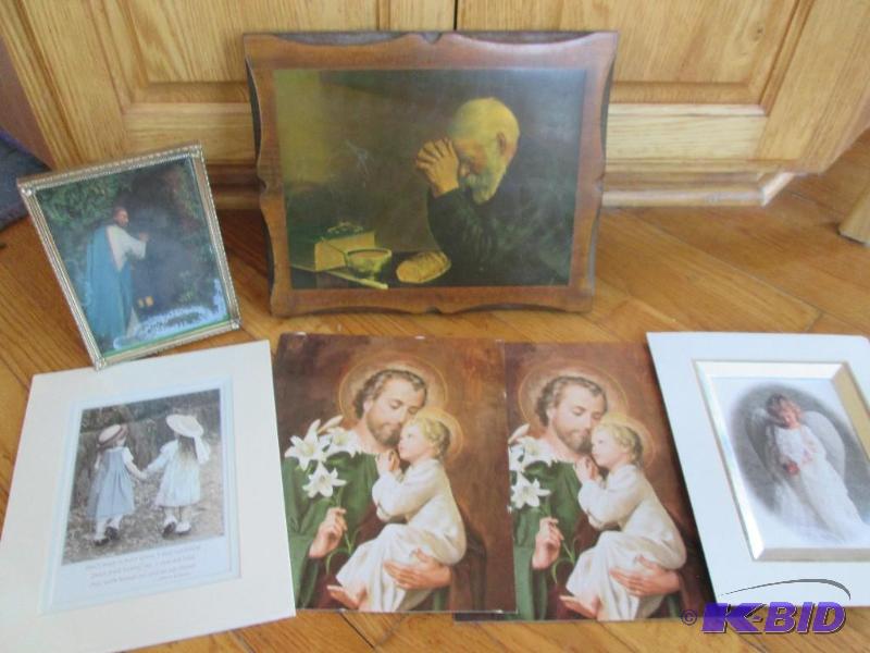 Lot of assorted religious prints...