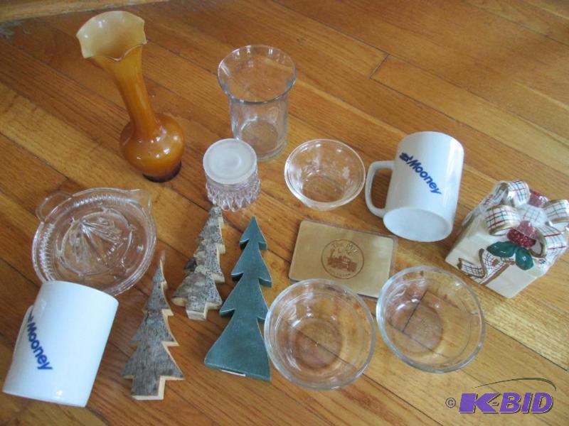 Assorted glass and dcor...