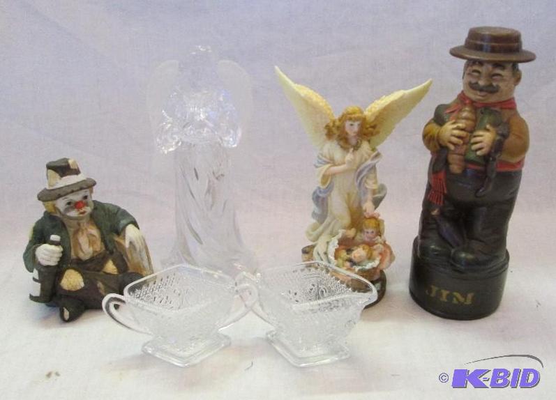 mixed lot of porcelin and glass figures, with...