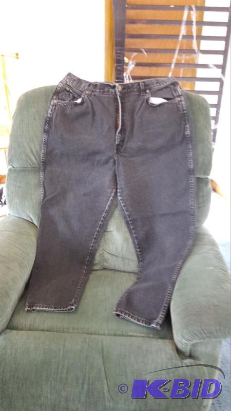 chic size 22 w like new...