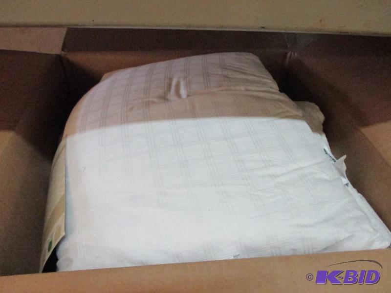 FullQueen comforter...