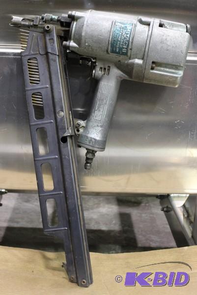 lot 19 image: Strip Nailer