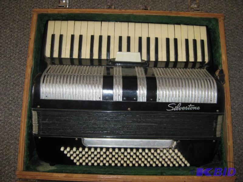 lot 1 image: Silvertone Accordion 144 Keys, Tested and Wor...