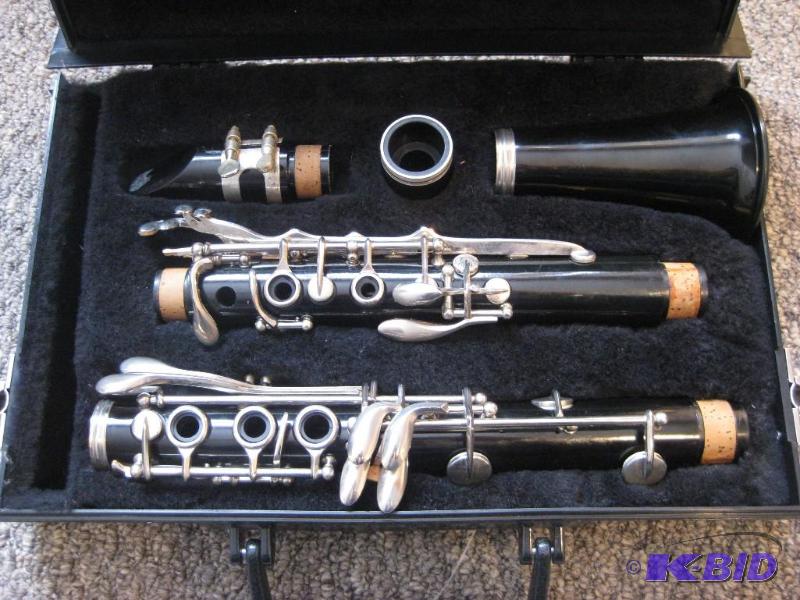 lot 27 image: Vito Student Clarinet in Good Condition...