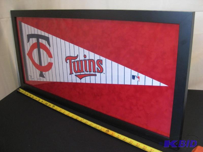 lot 3 image: Professionally Framed Twins Pennant 34&quotX...