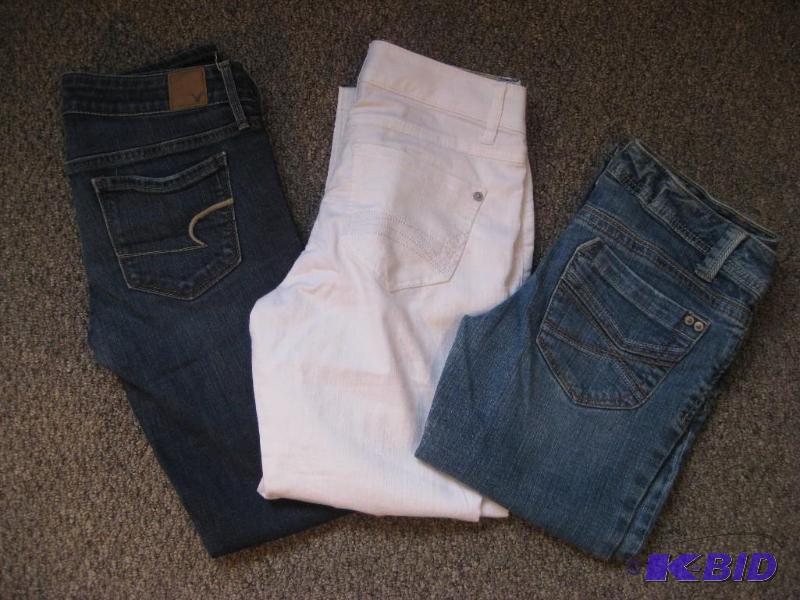lot 36 image: SZ 2 American Eagle Skinny Jeans, SZ 2 Metaph...