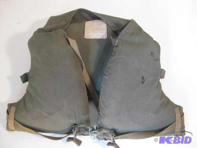 lot 43 image: 1940s Vintage Adult Size Stearns Life Jacket...