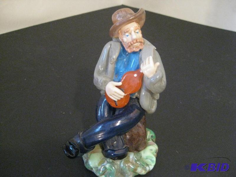 lot 58 image: Vintage Glass Czechoslovakian Guitarist 6&quo...