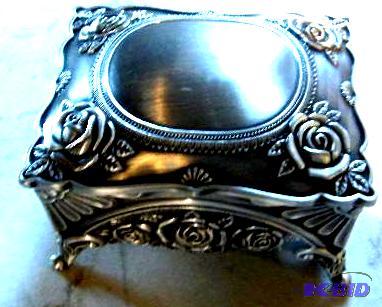 lot 21 image: Personalized Metal Keepsake Box - Has been pe...