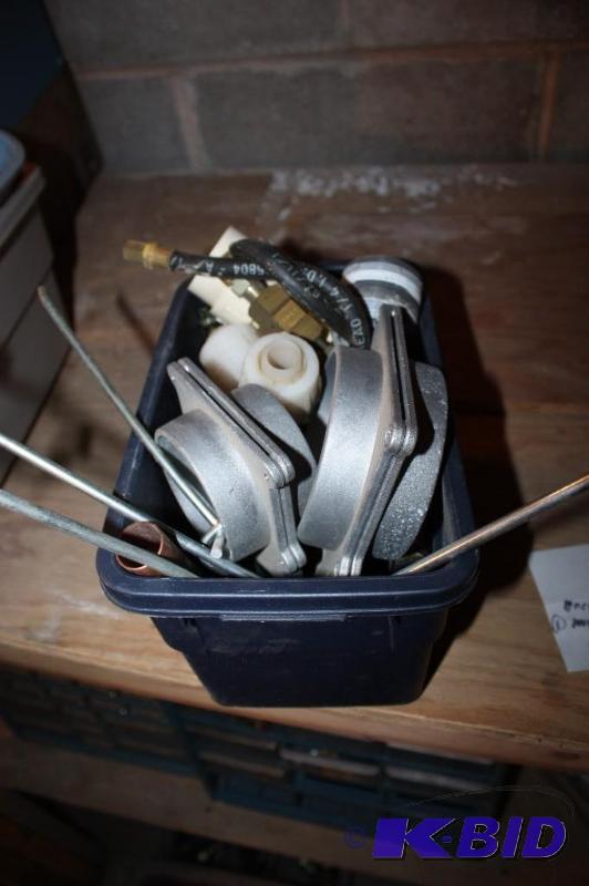 lot 1150 image: Container Lot of Saw Dust Collection Hardware.