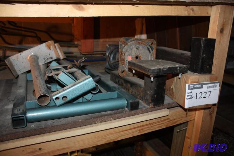 lot 1227 image: Shelf Lot of Miscellanoues Metal Hardware.