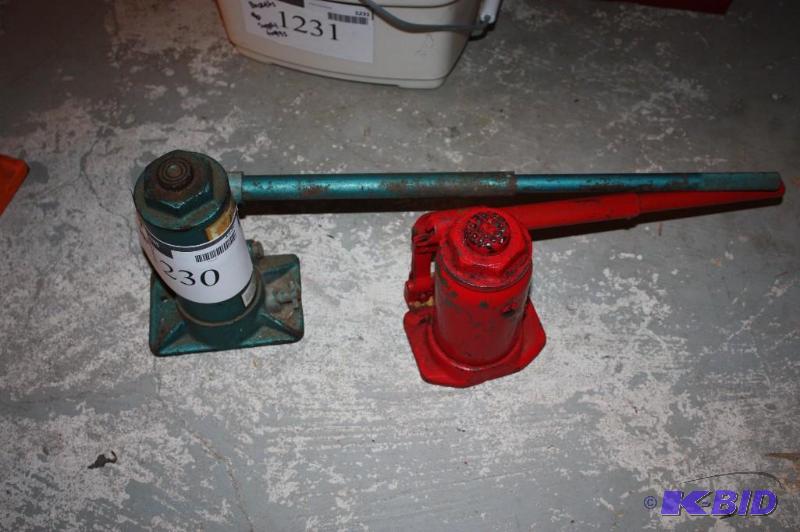 lot 1230 image: Lot of (2) Hydro-Jacks GreenRed wPump Handles 3 Ton 6 Ton.