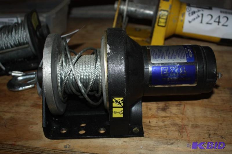 lot 1234 image: Superwinch Brand EX1 Electric Winch Model 1110 12 Volt.