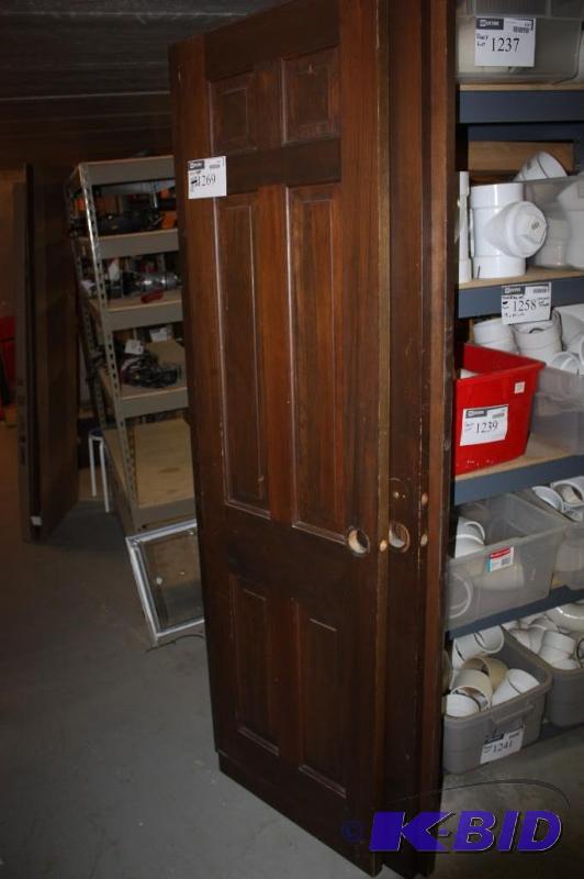 lot 1269 image: Lot of (3) Wooden Doors wGrid 32 x 79.5 30 x 80 24 x 79.5.