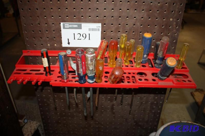 lot 1291 image: Lot of Various Types and Lengths of Screwdrivers and More.