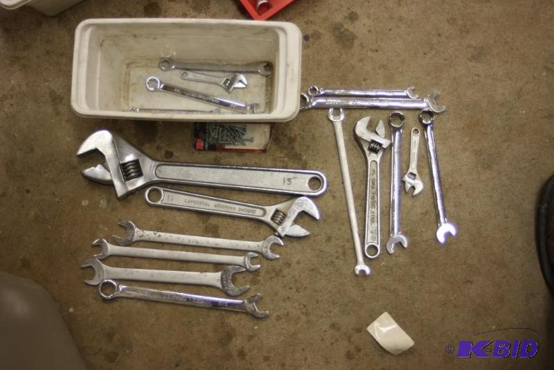 lot 1386 image: Bin Lot of Miscellaneous Wrenches Includes Crescent Wrenches.