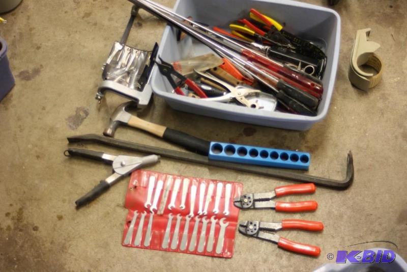 lot 1437 image: Box Lot Including Wire Cutters Scissors Crowbar And More.