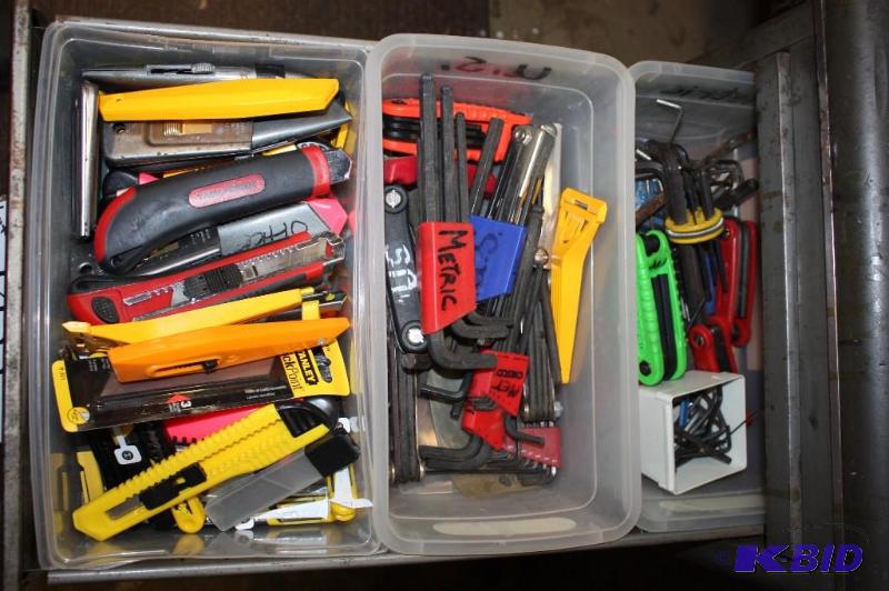 lot 1453 image: Drawer Lot Including Metric Allen Keys Razor Blades Box-Cutters And More.