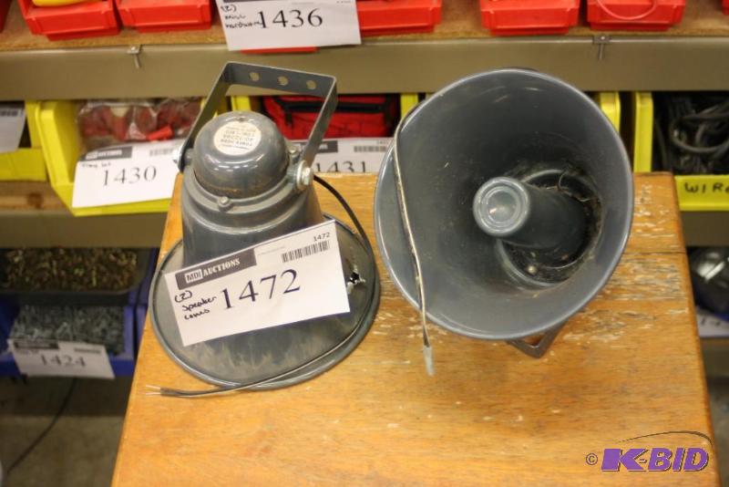 lot 1472 image: Lot of (2) Realistic Power Horn Speaker Cones 40-1239A 15W wMounting Bracket.