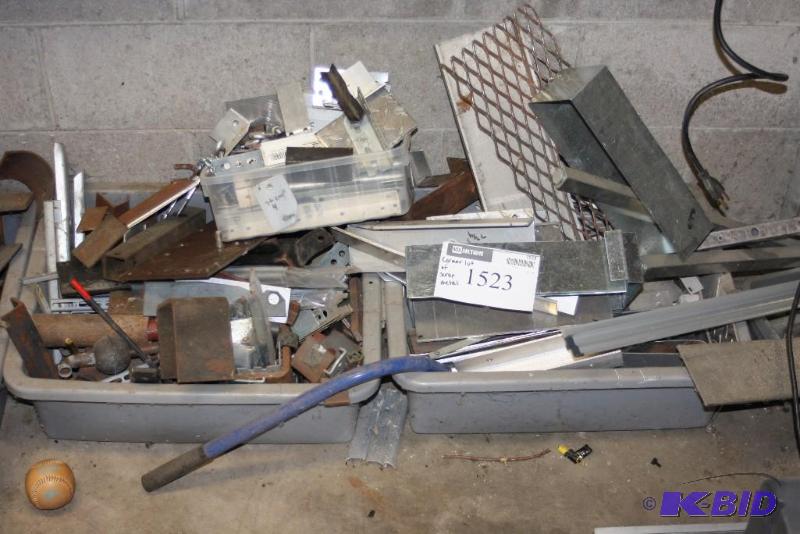 lot 1523 image: Corner Lot of Scrap Metal Msicellaneous Pieces.