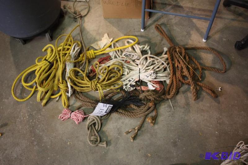 lot 1527 image: Lot of Various Lengths, Types and Colors of Rope.