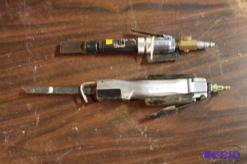 lot 1544 image: Lot of (2) Air Tools Including Saw Chisel.