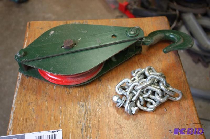 lot 1560 image: Pulley with Hook.