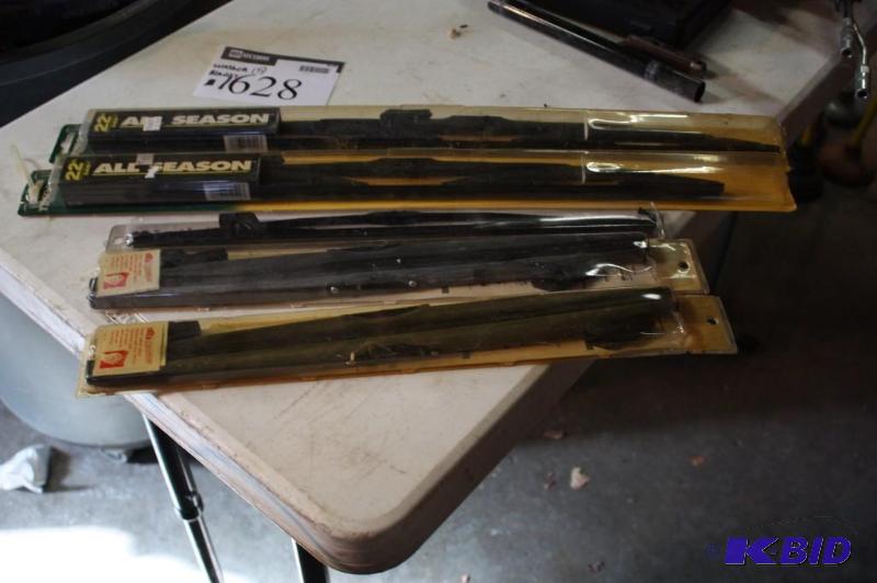 lot 1628 image: Lot of (5) Wiper Blades, Various Types.