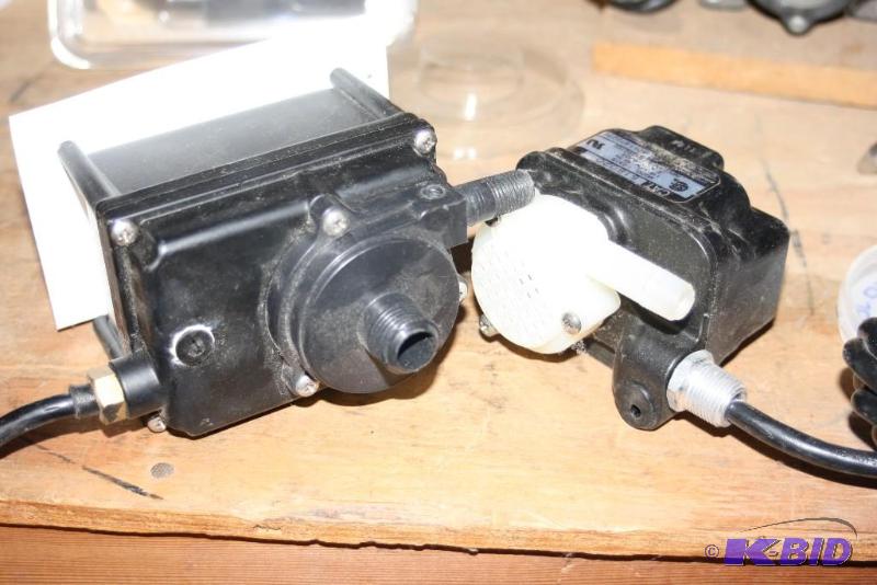lot 1655 image: Lot of (2) Submersible Water Pumps Cal Pump Brand And Miscellaneous Brand.