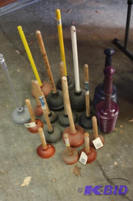lot 1663 image: Misc Lot of (18) Various Sizes, Lengths and Types of Plungers.